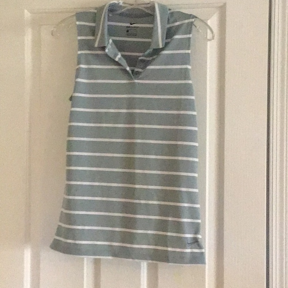 Nike Women’s Golf Polo Size Small. Like new